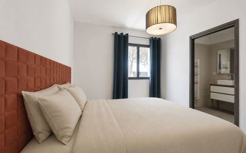 E Follicie: Furniture, Bed, Interior Design, Bedroom, Wall, Flooring, Floor, Bedding, Wood, Linens