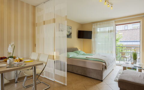 Patti: Interior Design, Furniture, Floor, Flooring, Room, Ceiling, Lighting, Bed, Bedroom, Pillow
