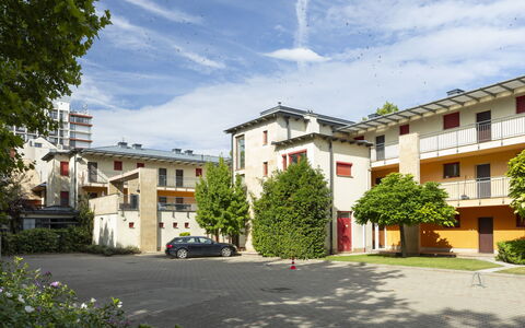 Patti: Flooring, Floor, Composite Material, Swimming Pool, Daylighting, Water Feature, Tile
