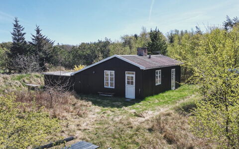 Inan - 800M from the Sea: Grass, House, Cottage, Rural Area, Land Lot, Roof, Home, Meadow, Estate, Shed