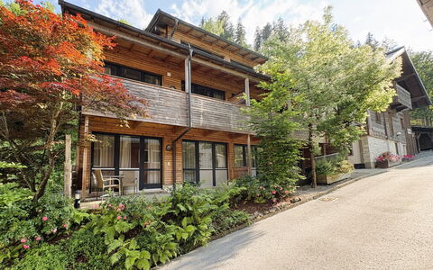 Zell am See 79: Architecture, Home, Cottage, Siding, Yard, Driveway, Balcony, Eco Hotel