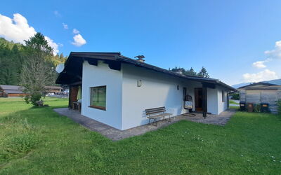 Achenkirch 622: Building, Grass, House, Roof, Home, Cottage, Architecture, Residential Area, Rural Area, Land Lot