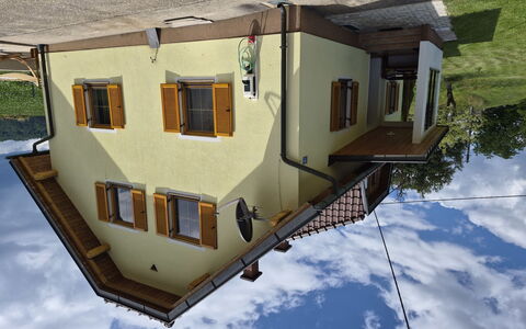 Haus Valentin: Home, Paint, Daylighting, Balcony, Siding