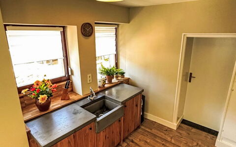 Eifelhuis im Salmtal: Flooring, Wood, Countertop, Interior Design, Kitchen, Floor, Wood Flooring, Cabinetry, Major Appliance, Furniture