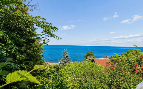Görel - 250M from the Sea: Blue, Daytime, Green, Vegetation, Horizon, Sea, Summer, Shrub, Cloud, Ocean