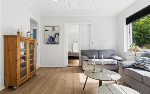Görel - 250M from the Sea: Flooring, Wood Flooring, Floor, Interior Design, Furniture, Wood, Laminate Flooring, Living Room, Couch, Ceiling