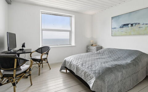 Görel - 250M from the Sea: Bedroom, Bed, Floor, Flooring, Bed Sheet, Bedding, Wood, Interior Design, Furniture, Ceiling
