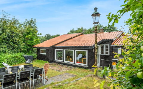 Unto - 6Km from the Sea: Home, House, Shrub, Cottage, Roof, Estate, Farmhouse, Garden, Yard, Landscaping