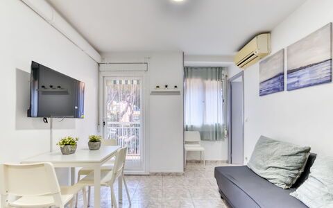 Cannes: Interior Design, Flooring, Floor, Apartment, Furniture, Room, Couch, Living Room, Chair