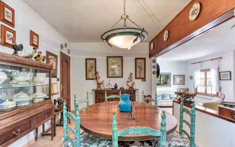 Quietud: Furniture, Interior Design, Wood, Flooring, Table, Ceiling, Chair, Dining Room, Floor, Room