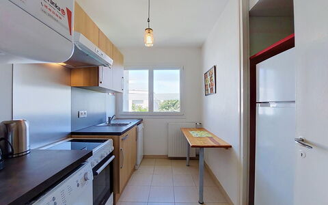 Metadier: Major Appliance, Apartment, Kitchen, Interior Design, Countertop, Room, Flooring, Cabinetry, Ceiling, Kitchen Appliance