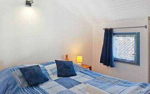 Les Dunes: Interior Design, Wall, Floor, Flooring, Wood, Ceiling, Furniture, Bedroom, Room, Bed