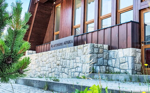 Arnika: Hardwood, Wood Stain, Daylighting, Stairs