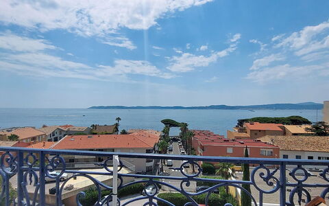 Le Grand Hotel: Mountain Range, Balcony, Mountain Village
