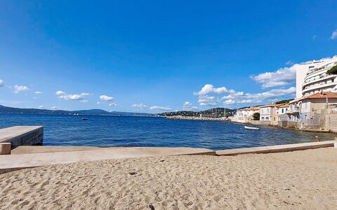 Le Grand Hotel: Horizon, Coast, Coastal And Oceanic Landforms, Hill, Sea, Beach, Shore, Ocean, Bay, Vacation