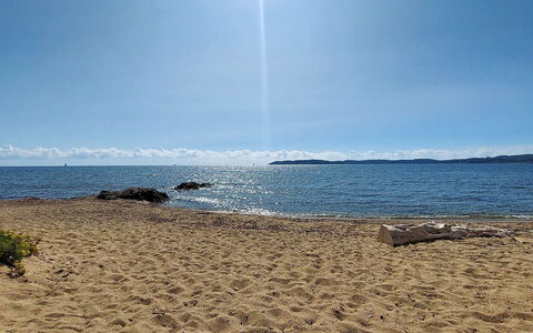 Le Grand Hotel: Blue, Horizon, Beach, Body Of Water, Water, Water Resources, Natural Environment, Coast, Summer
