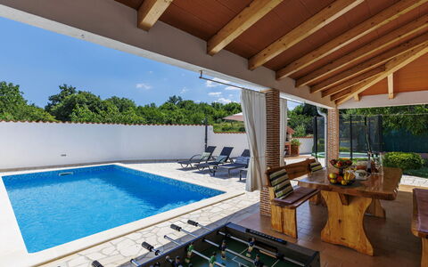 Nevenka: Mountain Range, Balcony, Mountain Village