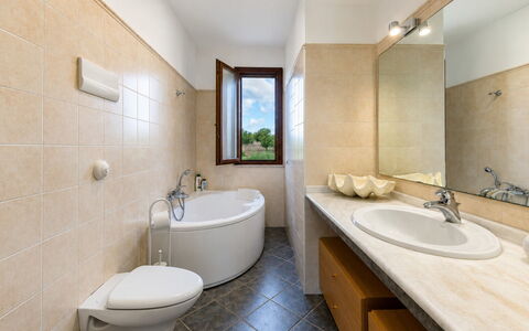 Villa Don Pino: Bathroom, Bathroom Sink, Plumbing Fixture, Flooring, Interior Design, Sink, Floor, Tap, Ceiling, Plumbing