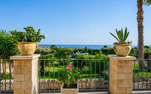 Villa Don Pino: Flowerpot, Garden, Landscaping, Shade, Ocean, Houseplant, Tropics, Flagstone, Balcony
