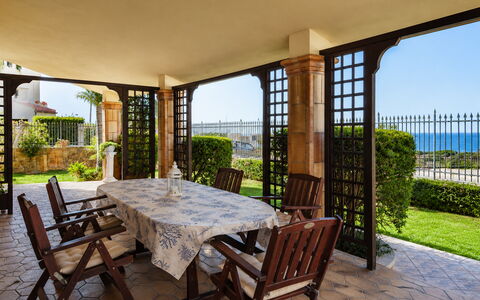 La Villa di Giusy: Estate, Porch, Balcony, Garden, Houseplant, Flowerpot, Shade, Resort, Villa, Mansion