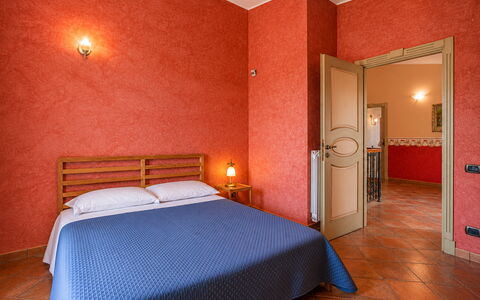 La Villa di Giusy: Flooring, Floor, Interior Design, Room, Ceiling, Wood Stain, Bedroom, Linens, Hotel, Bed Sheet