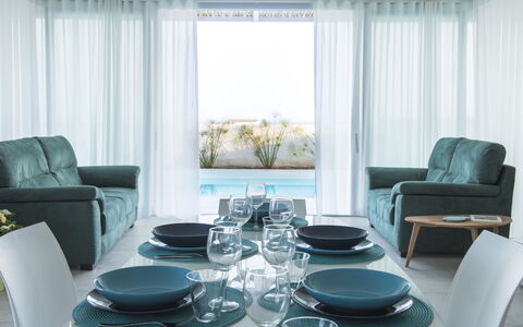 A Casa di Gio: Furniture, Interior Design, Couch, Living Room, Textile, Flooring, Table, Floor, Room, Home