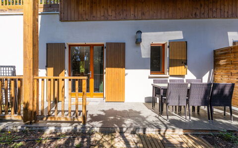 Lacanau 679: Wood, Porch, Hardwood, Wood Stain, Plank, Deck, Shade, Wood Flooring, Balcony, Plywood