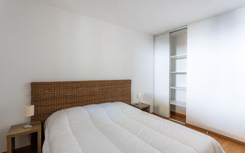 Lacanau 679: Bed, Bedroom, Bedding, Interior Design, Flooring, Floor, Furniture, Bed Sheet, Wall, Wood