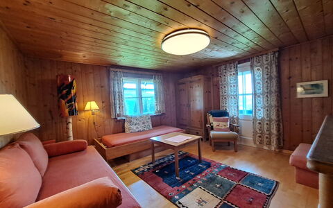 Grafenast: Interior Design, Ceiling, Flooring, Floor, Room, Wood Stain, Hardwood, Picture Frame, Wood Flooring, Living Room