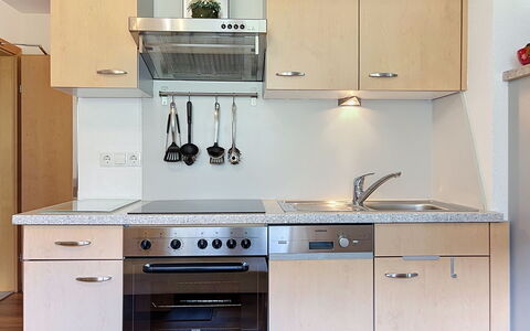 Pettneu am Arlberg 662: Kitchen Appliance, Kitchen, Cabinetry, Countertop, Major Appliance, Furniture, Home Appliance, Kitchen Stove, Wood, Stove