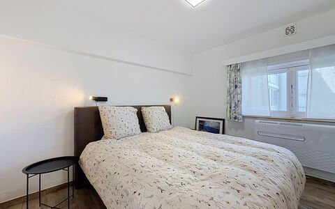Hyacint with Parking: Interior Design, Bed, Bedroom, Wall, Flooring, Furniture, Floor, Ceiling, Wood, Room