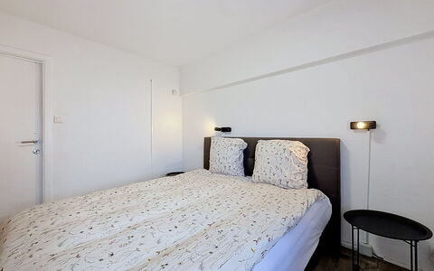 Hyacint with Parking: Bed, Interior Design, Bedroom, Wall, Flooring, Floor, Ceiling, Wood, Bed Sheet, Furniture