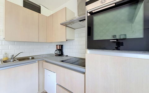 Hyacint with Parking: Kitchen Appliance, Kitchen, Countertop, Major Appliance, Interior Design, Cabinetry, Flooring, Wood, Furniture, Floor