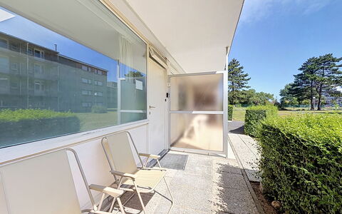 Hyacint with Parking: Composite Material, Apartment, Daylighting, Balcony