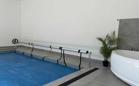 Adisl - 800M from the Sea: Flooring, Floor, Composite Material, Metal, Handrail, Steel, Daylighting, Aluminium