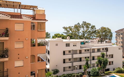 Las Naciones: Building, Daytime, Wall, Residential Area, Window, Apartment, City, Facade, Architecture, Home
