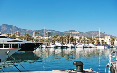 Las Naciones: Sky, Boat, Marina, Watercraft, Boats And Boating--Equipment And Supplies, Port, Harbor, Naval Architecture, Dock