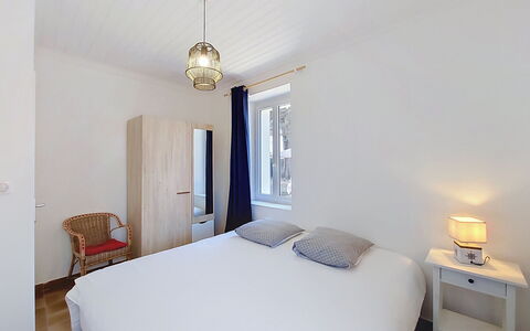 Villa la Coquille: Bed, Bedroom, Wall, Furniture, Interior Design, Floor, Wood, Flooring, Bed Sheet, Ceiling