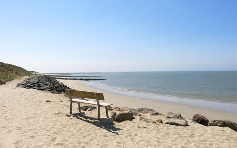 Villa la Coquille: Sky, Beach, Water, Body Of Water, Natural Environment, Horizon, Coast, Sea, Coastal And Oceanic Landforms