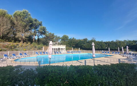 Confort, Piscine et Plage: Swimming Pool, Outdoor Furniture, Resort, Shade, Landscaping, Sunlounger, Resort Town, Hotel