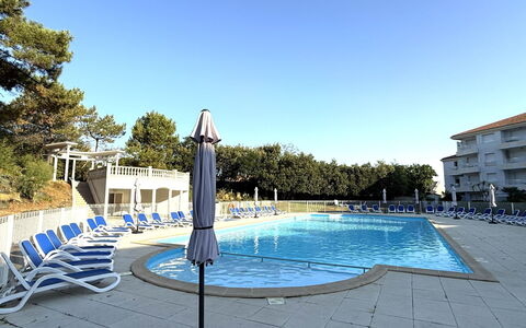 Confort, Piscine et Plage: Swimming Pool, Outdoor Furniture, Resort, Hotel, Resort Town, Thermae, Sunlounger, Boutique Hotel