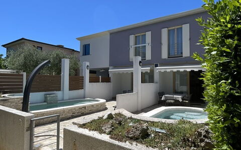 Volme: Residential Area, Architecture, Home, Urban Design, Composite Material, Concrete, Apartment, Estate, Shade, Swimming Pool