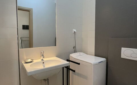 Volme: Bathroom, Plumbing Fixture, Flooring, Interior Design, Bathroom Sink, Floor, Wall, Sink, Toilet Seat, Toilet