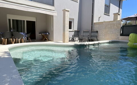 Monte Kope: Swimming Pool, Residential Area, Composite Material, Resort, Estate, Water Feature, Villa, Hotel, Shade, Hacienda