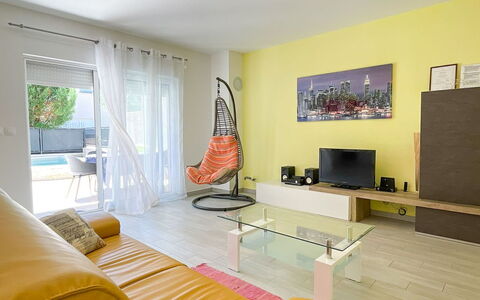 Monte Kope: Furniture, Interior Design, Flooring, Floor, Couch, Wall, Ceiling, Wood, Living Room, Room