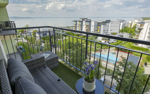 Silver: Apartment, Residential Area, Urban Design, Condominium, Balcony, Resort, Shade, Hotel, Resort Town