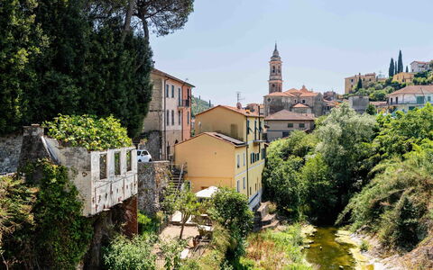 Oliver: Neighbourhood, House, Summer, Residential Area, Landscape, Human Settlement, Home, Suburb, Village, Spire