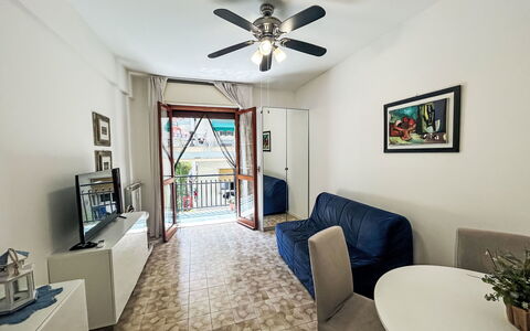 Rubens: Flooring, Interior Design, Floor, Furniture, Room, Ceiling, Apartment, Living Room, Couch
