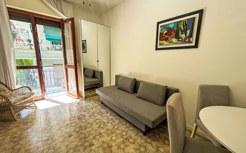 Rubens: Flooring, Floor, Interior Design, Wood, Furniture, Room, Apartment, Living Room, Ceiling, Couch
