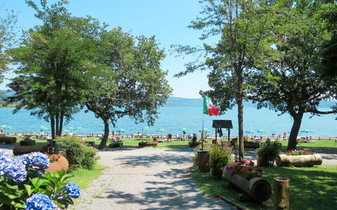 Lago di Vico 629: Recreation, Coastal And Oceanic Landforms, Coast, Leisure, Sea, Vacation, Spring, Shore, Park, Bay